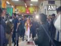 PM Modi visits Varanasi Cantt railway station, interacts with people - Hindi News | PM Modi visits Varanasi Cantt railway station, interacts with people | Latest national News at Lokmattimes.com