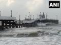 Iconic pier at Rock beach in Puducherry collapses due to high waves - Hindi News | Iconic pier at Rock beach in Puducherry collapses due to high waves | Latest national News at Lokmattimes.com