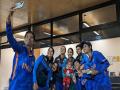 Indian team snaps adorable picture with Pakistan skipper Bismah and her daughter - Hindi News | Indian team snaps adorable picture with Pakistan skipper Bismah and her daughter | Latest cricket News at Lokmattimes.com