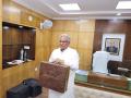 Chhattisgarh CM Baghel carries briefcase made of cow dung to present state Budget 2022-23 - Hindi News | Chhattisgarh CM Baghel carries briefcase made of cow dung to present state Budget 2022-23 | Latest national News at Lokmattimes.com