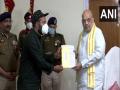 Jammu: Amit Shah hands over job appointment letters to families of slain police personnel - Hindi News | Jammu: Amit Shah hands over job appointment letters to families of slain police personnel | Latest national News at Lokmattimes.com