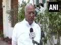 Congress believes in democracy, unaffected by defeat or victory: Mallikarjun Kharge - Hindi News | Congress believes in democracy, unaffected by defeat or victory: Mallikarjun Kharge | Latest politics News at Lokmattimes.com