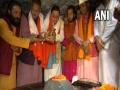 Ahead of taking oath as CM, Dhami offers prayers at Tapkeshwar Mahadev Temple in Dehradun - Hindi News | Ahead of taking oath as CM, Dhami offers prayers at Tapkeshwar Mahadev Temple in Dehradun | Latest national News at Lokmattimes.com