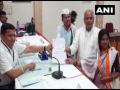 Chhattisgarh: Cong candidate Yashoda Verma files nomination for Khairagarh Assembly bypolls - Hindi News | Chhattisgarh: Cong candidate Yashoda Verma files nomination for Khairagarh Assembly bypolls | Latest politics News at Lokmattimes.com