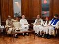 PM Modi meets Sonia Gandhi, Farooq Abdullah, Mulayam Singh Yadav on conclusion of Parliament's Budget session - Hindi News | PM Modi meets Sonia Gandhi, Farooq Abdullah, Mulayam Singh Yadav on conclusion of Parliament's Budget session | Latest politics News at Lokmattimes.com