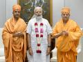 PM Modi meets BAPS Sadhus, lauds their relief work during COVID, Ukraine crisis - Hindi News | PM Modi meets BAPS Sadhus, lauds their relief work during COVID, Ukraine crisis | Latest national News at Lokmattimes.com