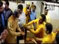 Uddhav Thackeray visits temple after quitting as Maha CM - Hindi News | Uddhav Thackeray visits temple after quitting as Maha CM | Latest politics News at Lokmattimes.com