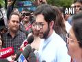 Aaditya Thackeray urges Maharashtra govt to convert Aarey metro car shed into veterinary hospital - Hindi News | Aaditya Thackeray urges Maharashtra govt to convert Aarey metro car shed into veterinary hospital | Latest politics News at Lokmattimes.com