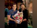 Salman Khan to make Telugu film debut with Chiranjeevi-starrer 'Godfather' - Hindi News | Salman Khan to make Telugu film debut with Chiranjeevi-starrer 'Godfather' | Latest maharashtra News at Lokmattimes.com