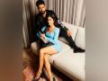 Vicky Kaushal, Katrina Kaif's family dinner pictures go viral - Hindi News | Vicky Kaushal, Katrina Kaif's family dinner pictures go viral | Latest maharashtra News at Lokmattimes.com