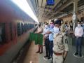 Shramik Express train with 1,200 migrant labourers leaves for Gwalior from Goa - Hindi News | Shramik Express train with 1,200 migrant labourers leaves for Gwalior from Goa | Latest national News at Lokmattimes.com