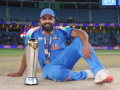 Rohit Sharma does not fit in 'All Time Indian Batting Great' list: Manjrekar - Hindi News | Rohit Sharma does not fit in 'All Time Indian Batting Great' list: Manjrekar | Latest other-sports News at Lokmattimes.com