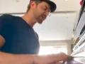 Hrithik Roshan turns pianist for 'I For India' virtual concert - Hindi News | Hrithik Roshan turns pianist for 'I For India' virtual concert | Latest entertainment News at Lokmattimes.com