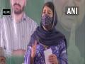 Mehbooba Mufti not under house arrest, J-K police clarifies - Hindi News | Mehbooba Mufti not under house arrest, J-K police clarifies | Latest politics News at Lokmattimes.com