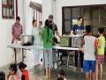 Jalandhar-based Samaritan Duo's Langar Sewa offers food & hope to underprivileged kids during third wave - Hindi News | Jalandhar-based Samaritan Duo's Langar Sewa offers food & hope to underprivileged kids during third wave | Latest business News at Lokmattimes.com