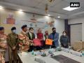 ITBP signs MoU with Khadi, Village Industries Commission for supply of cotton khadi durries - Hindi News | ITBP signs MoU with Khadi, Village Industries Commission for supply of cotton khadi durries | Latest national News at Lokmattimes.com