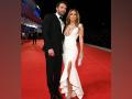 Jennifer Lopez, Ben Affleck make their red carpet debut at premiere of 'The Last Duel' - Hindi News | Jennifer Lopez, Ben Affleck make their red carpet debut at premiere of 'The Last Duel' | Latest entertainment News at Lokmattimes.com