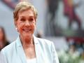Julie Andrews went into depression after she lost her singing voice in 1997 surgery - Hindi News | Julie Andrews went into depression after she lost her singing voice in 1997 surgery | Latest entertainment News at Lokmattimes.com
