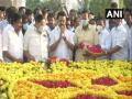 MK Stalin pays floral tribute to former chief ministers M Karunanidhi, CN Annadurai - Hindi News | MK Stalin pays floral tribute to former chief ministers M Karunanidhi, CN Annadurai | Latest national News at Lokmattimes.com