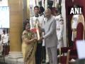 Singer KS Chithra receives Padma Bhushan - Hindi News | Singer KS Chithra receives Padma Bhushan | Latest entertainment News at Lokmattimes.com