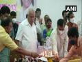 Karnataka: Yediyurappa inaugurates statue of former CM Bangarappa - Hindi News | Karnataka: Yediyurappa inaugurates statue of former CM Bangarappa | Latest national News at Lokmattimes.com