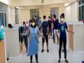 Asymptomatic COVID-19 patients organise flash mob in Bellary - Hindi News | Asymptomatic COVID-19 patients organise flash mob in Bellary | Latest national News at Lokmattimes.com