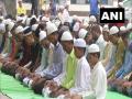 Maharashtra: Devotees throng to mosques to offer namaz in flood-affected Kolhapur - Hindi News | Maharashtra: Devotees throng to mosques to offer namaz in flood-affected Kolhapur | Latest national News at Lokmattimes.com
