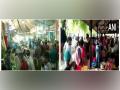 People in Tamil Nadu throng vegetable markets after CM announces 4-day complete lockdown - Hindi News | People in Tamil Nadu throng vegetable markets after CM announces 4-day complete lockdown | Latest national News at Lokmattimes.com