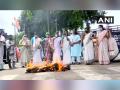 Kerala: Congress, BJP protest over rape of COVID-19 patient by ambulance driver, demand Shailaja's resignation - Hindi News | Kerala: Congress, BJP protest over rape of COVID-19 patient by ambulance driver, demand Shailaja's resignation | Latest national News at Lokmattimes.com