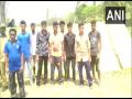 Migrant workers from Odisha self-quarantine themselves outside village after returning from Kerala - Hindi News | Migrant workers from Odisha self-quarantine themselves outside village after returning from Kerala | Latest national News at Lokmattimes.com