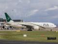 Jeddah-bound PIA flight makes emergency landing at Lahore airport - Hindi News | Jeddah-bound PIA flight makes emergency landing at Lahore airport | Latest international News at Lokmattimes.com