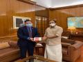New Singapore High Commissioner meets Muraleedharan to discuss strengthening ties - Hindi News | New Singapore High Commissioner meets Muraleedharan to discuss strengthening ties | Latest international News at Lokmattimes.com