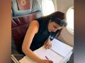 Parineeti completes her 'homework' on way to meet Saina Nehwal - Hindi News | Parineeti completes her 'homework' on way to meet Saina Nehwal | Latest entertainment News at Lokmattimes.com