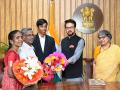 Sports Minister Anurag Thakur honours chess GM R. Praggnanandhaa and his parents - Hindi News | Sports Minister Anurag Thakur honours chess GM R. Praggnanandhaa and his parents | Latest other-sports News at Lokmattimes.com