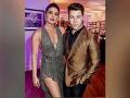 COVID-19: Priyanka Chopra, Nick Jonas donate to PM CARES Fund, UNICEF and other organisations - Hindi News | COVID-19: Priyanka Chopra, Nick Jonas donate to PM CARES Fund, UNICEF and other organisations | Latest entertainment News at Lokmattimes.com