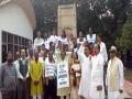 WB: TMC members protest against Governor Dhankar for allegedly withholding SC/ST Bill - Hindi News | WB: TMC members protest against Governor Dhankar for allegedly withholding SC/ST Bill | Latest national News at Lokmattimes.com
