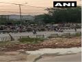 Migrants block road in Punjab's Ludhiana over unavailability of ration - Hindi News | Migrants block road in Punjab's Ludhiana over unavailability of ration | Latest national News at Lokmattimes.com