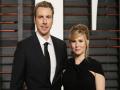 Kristen Bell records Dax Shepard performing 'surgery' on himself during COVID-19 lockdown - Hindi News | Kristen Bell records Dax Shepard performing 'surgery' on himself during COVID-19 lockdown | Latest entertainment News at Lokmattimes.com