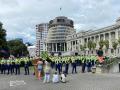 New Zealand police arrest 120 demonstrators against vaccine mandate - Hindi News | New Zealand police arrest 120 demonstrators against vaccine mandate | Latest international News at Lokmattimes.com