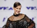 Millie Bobby Brown steps in beauty business with her own make-up brand - Hindi News | Millie Bobby Brown steps in beauty business with her own make-up brand | Latest entertainment News at Lokmattimes.com