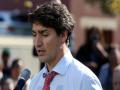 Trudeau's another set of racist photo surfaces, issues apology again - Hindi News | Trudeau's another set of racist photo surfaces, issues apology again | Latest international News at Lokmattimes.com