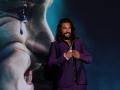 Jason Momoa feeds grizzly bear Oreo cookie straight out of his mouth - Hindi News | Jason Momoa feeds grizzly bear Oreo cookie straight out of his mouth | Latest entertainment News at Lokmattimes.com
