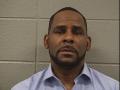 R. Kelly moved out from solitary confinement to general cell - Hindi News | R. Kelly moved out from solitary confinement to general cell | Latest entertainment News at Lokmattimes.com