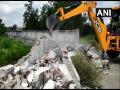 Wall of resort belonging to Azam Khan's son demolished - Hindi News | Wall of resort belonging to Azam Khan's son demolished | Latest national News at Lokmattimes.com
