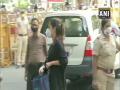 Rhea Chakraborty reaches NCB Mumbai office, questioning to continue today - Hindi News | Rhea Chakraborty reaches NCB Mumbai office, questioning to continue today | Latest national News at Lokmattimes.com