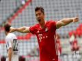 Robert Lewandowski is best centre-forward in the world, says Bayern Munich chairman - Hindi News | Robert Lewandowski is best centre-forward in the world, says Bayern Munich chairman | Latest football News at Lokmattimes.com