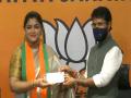 Khushbu Sundar joins BJP in New Delhi, welcomed by party's Tamil Nadu president Dr L Murugan - Hindi News | Khushbu Sundar joins BJP in New Delhi, welcomed by party's Tamil Nadu president Dr L Murugan | Latest politics News at Lokmattimes.com