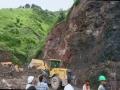 NH 5 blocked due to landslide near Chambhaghat in Himachal - Hindi News | NH 5 blocked due to landslide near Chambhaghat in Himachal | Latest national News at Lokmattimes.com
