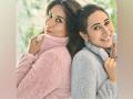 Kareena Kapoor, Karisma Kapoor enjoy feast on Sisters Day - Hindi News | Kareena Kapoor, Karisma Kapoor enjoy feast on Sisters Day | Latest maharashtra News at Lokmattimes.com