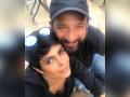 Mandira Bedi remembers late husband Raj Kaushal on their 23rd wedding anniversary - Hindi News | Mandira Bedi remembers late husband Raj Kaushal on their 23rd wedding anniversary | Latest maharashtra News at Lokmattimes.com